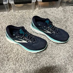 Brooks ghost 11 LIKE NEW